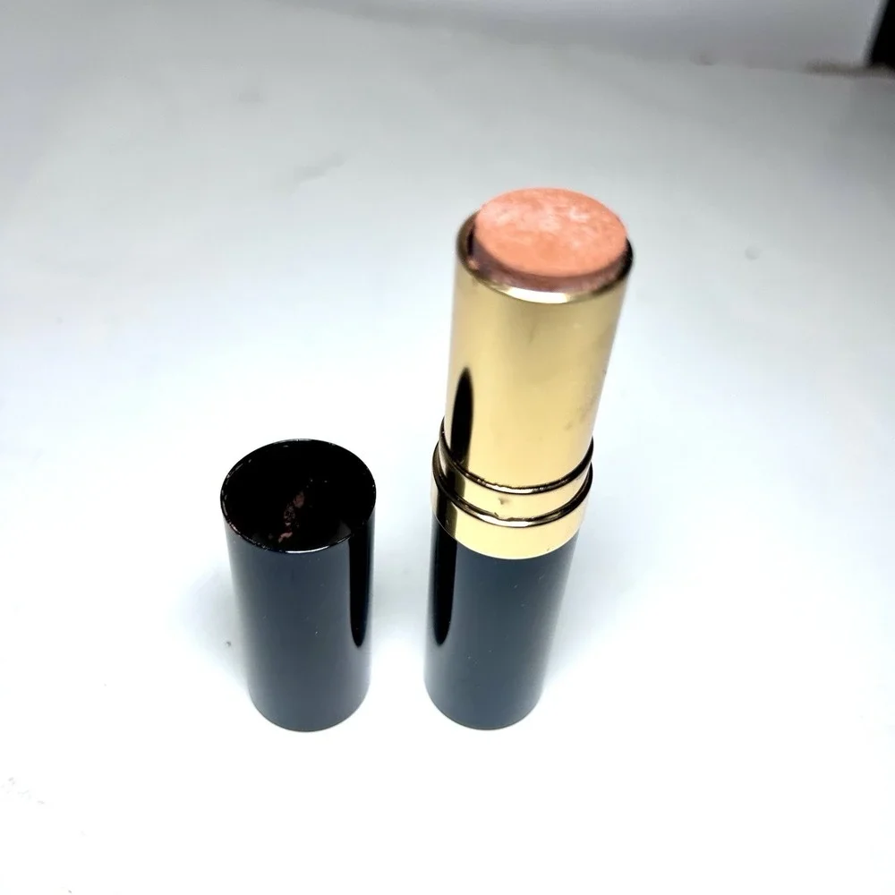 New Chanel Effets Lumiere Facebrights .28oz Discontinued